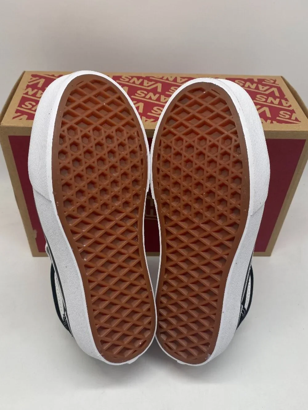 VANS OLD SKOOL PLATFORM BLACK/WHITE US YOUTH SIZE 2